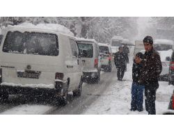 Bitlis’te Mart Kapıdan Baktırdı..