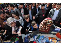 Peygamber Sevgisi 3 Kilometre Kuyruk Oluşturdu