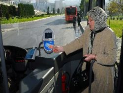 İzmir'de 60 Yaş Kartları Zamlandı Ve Sınırlandırıldı