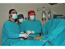 25 Santimetrelik Ameliyat Deliğini 2.5 Santimetreye Düşürüp Tarihe Geçtiler