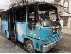 Park Halindeki Minibüs Yandı