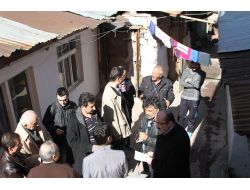 Mültecilere Deva Oluyorlar