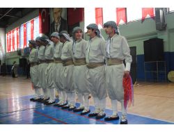 Hakkari'de Halk Oyunları Yarışması Düzenlendi