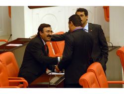 Bdp Milletvekili Konakladığı Otele Türk Bayrağı Astırdı