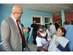 Gönüllü Hekimler Ücretsiz Diş Tedavisi Ve Bakımı Yaptı