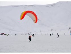 Van'da Yamaç Paraşütü Keyfi
