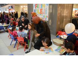 Minikler, Parmak Boya Şenliğinde Gönlünce Eğlendi