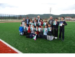 Orhanelispor U13 Takımına Forma Desteği