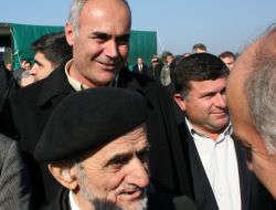 Yaşlı Adamdan Bakan Çelik’e: Özlettin Kendini, Allah Aşkına Gel