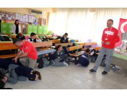 Toroslar'da Öğrenciler Depreme Karşı Eğitiliyor