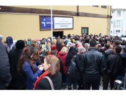 Bin Kişilik Kadro İçin İş Umuduyla Sıraya Girdiler