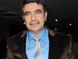 Mekteplioğlu: Siyasetin Seviyesini, Belediyenin Getirdiği Konuklar Düşürdü