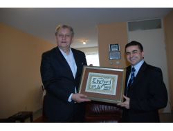 Taht Değişim Törenine Sponsor Arıyorlar