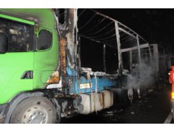 Yalova-izmit D100 Karayolunda Tır Yangını