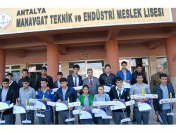 Model Uçak Kursu'nu Tamamlayan 21 Öğrenci, Belgesini Aldı