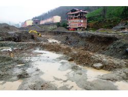 Hopa'nın Yeni Hastane Binası İçin İlk Kazma Vuruldu