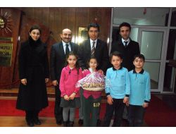 Huriye Boydak Koleji Öğrencileri Ekmek İsrafını Önleme Projesini Vali'ye Anlattı