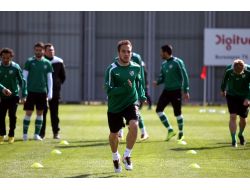 Bursaspor'da Fenerbahçe Maçı Öncesi Pinto Ve Basser Sıkıntısı