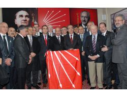 Chp’li Vekillerin Toplantısına Rüşvet Davasının Sanığı Da Katıldı