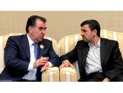 Ahmedinejad, Tacikistan’ı İşbirliğine Davet Etti