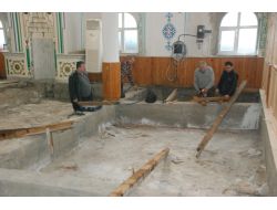Mollabey Camii'nde Tadilat Çalışmaları Devam Ediyor