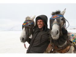 Çıldır Gölü'nde Atlı Kızak Keyfi