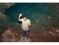 Somalili Ve Afganlar İnsuyu Mağarası'nı Gezdi