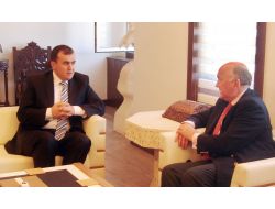 İngiltere Büyükelçisi'nden Mardin'e 'Mor Gabriel Manastırı' Ziyareti