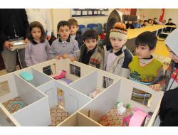 Yalova'da Enkaz Altında Kalan Pamuk Prenses'i Yedi Cüceler Kurtarıyor