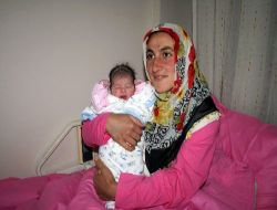 Konya'da Yeni Yılın İlk Bebeğine Feride İsmi Verildi