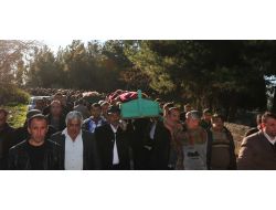 Arazi Kavgasında Ölen Baba Ve Oğlu Toprağa Verildi