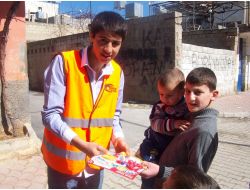 Öğrenciler, Suriyeli Kardeşlerinin Ellerinden Tuttu