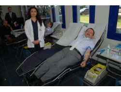 ANTALYA POLİSİ KAN BAĞIŞLADI