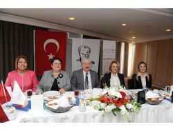 Antalya'da Yoksul Kadınlara Kredi Kartı Verilecek