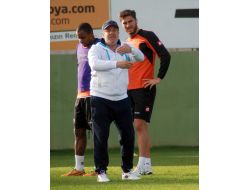 ADANASPOR, MORAL DEPOLUYOR..