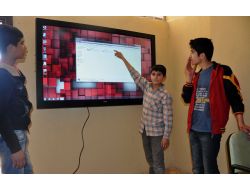 Sodes Destekli Eğitim Merkezinde Akıllı Tahta Sevinci