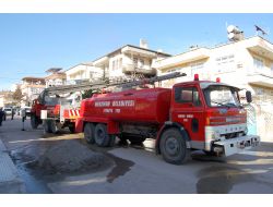 İki Gün Önce Servisten Gelen Buzdolabı Patladı, Ev Kullanılamaz Hale Geldi