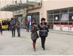 Çaldıkları Ziynet Eşyalarını Kuyumcuya Satmaya Çalışan 2 Şüpheli Tutuklandı