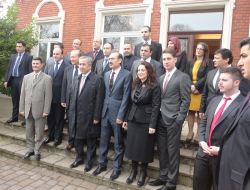 Yurt Dışında Yaşayan Vatandaşlara Yabancı Kalmamalıyız