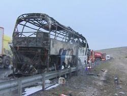 Tem Otoyolunda Seyir Halindeki Yolcu Otobüsü Alev Alev Yandı