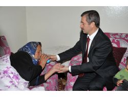 Başkan Tahmazoğlu'ndan 111 Yaşındaki Yaşlı Kadına 8 Mart Ziyareti