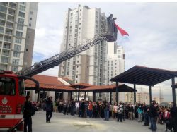 Küçük İtfaiyeciler Yangın Söndürdü