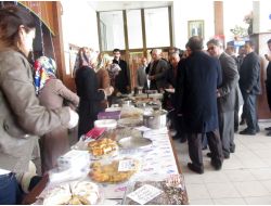 Adilcevaz'da Fakir Öğrenciler Yararına Gıda Kermesi