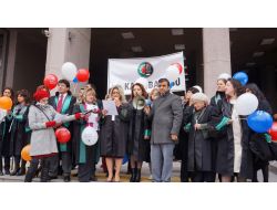 Avukatlar, Adliyede 'Kadına Şiddeti' Protesto Etti