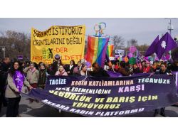 Kadınlar, Kadına Şiddetin Son Bulması İçin Yürüdü