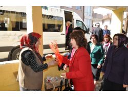 Kadın Meclisi Üyelerinden Hasta Kadınlara 8 Mart Ziyareti