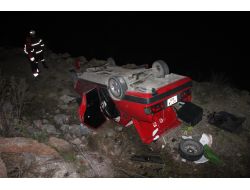 Dereye Uçan Araçtaki 3 Kişi Yaralandı