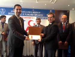 Diyarbakır Gençlik Spor İl Müdürü Umut’a Başarı Plaketi Verildi