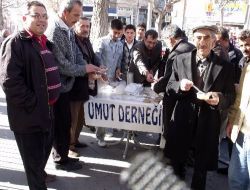 Umut Derneği Bor'da Aşure Dağıttı!