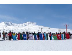 Türk Devletlerinin Bayraklarıyla Erciyes’te Gösteri